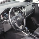 toyota-auris-hybrid-interior-2
