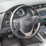 toyota-auris-hybrid-interior-4