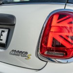 p90385386_highres_mini-cooper-se-czech