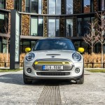 p90385388_highres_mini-cooper-se-czech