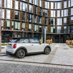 p90385389_highres_mini-cooper-se-czech