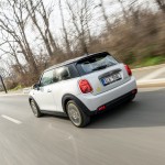 p90385416_highres_mini-cooper-se-czech
