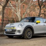 p90385425_highres_mini-cooper-se-czech