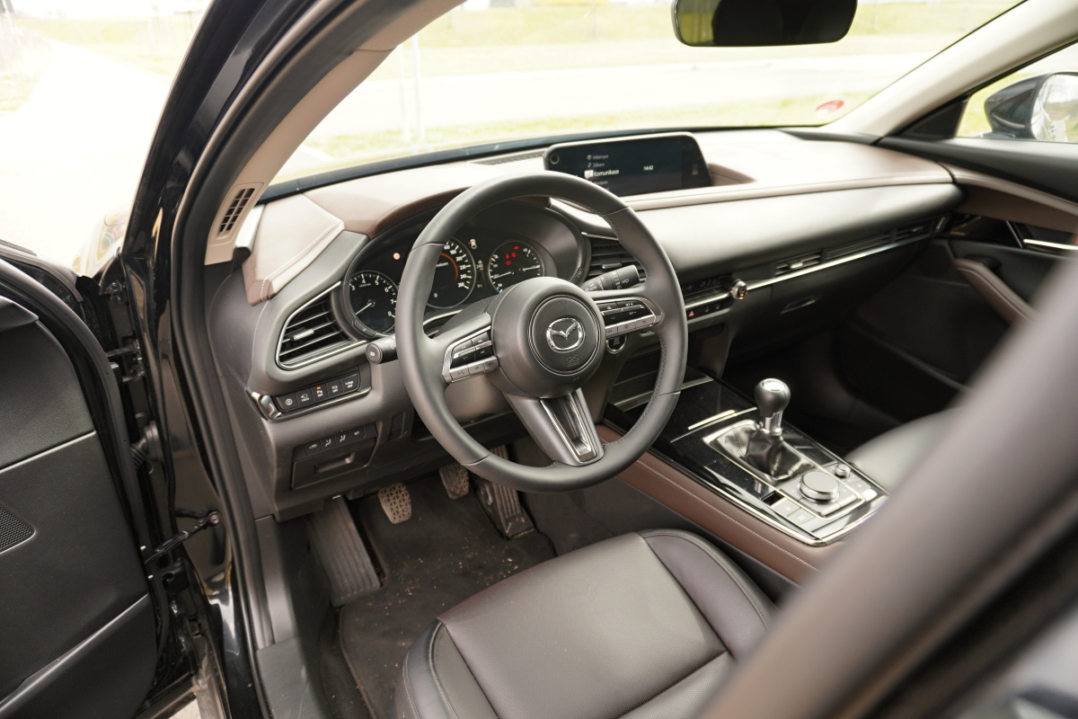 mazda-cx30-25