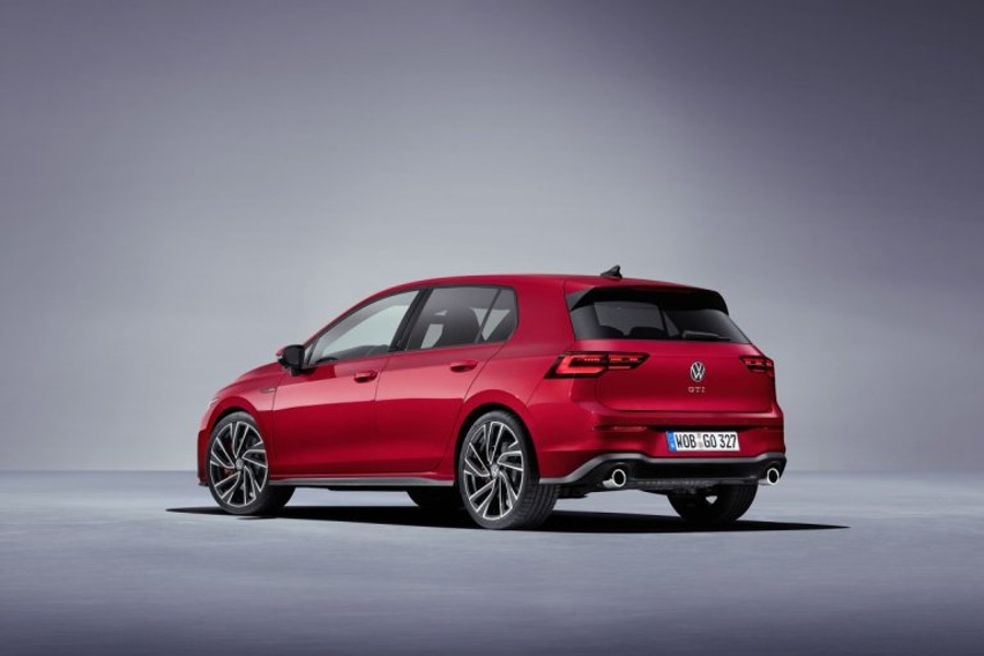 2021-volkswagen-golf-gti-2