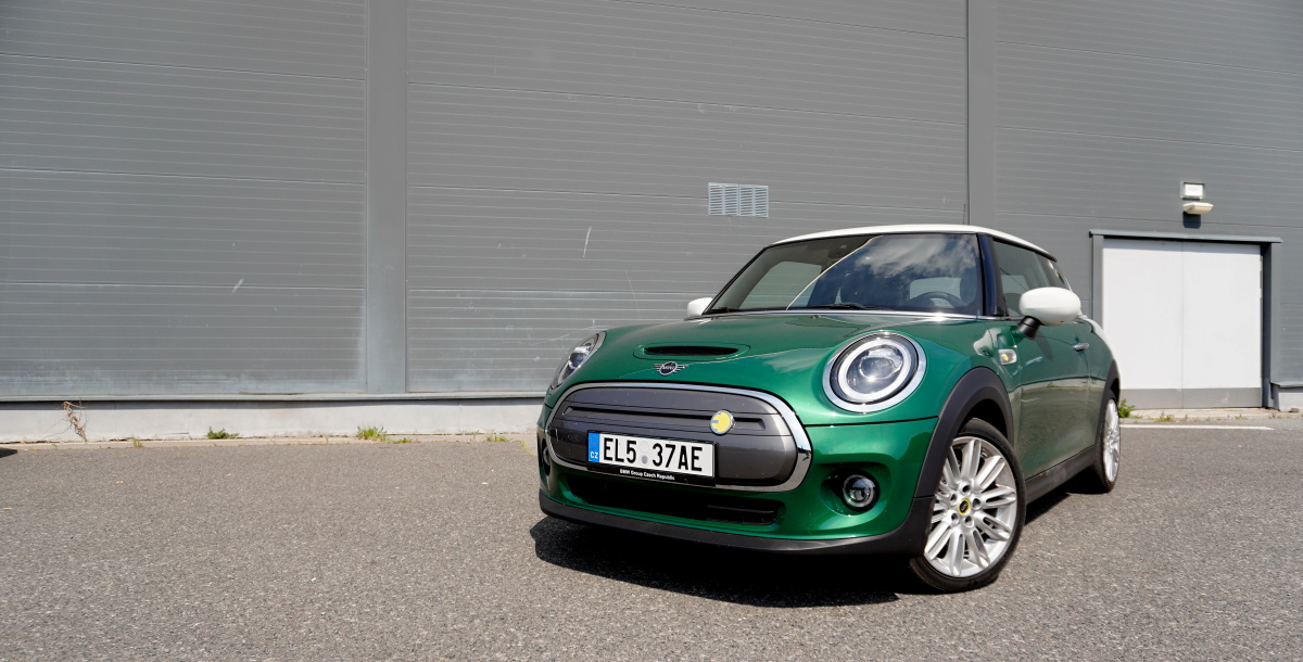 mini-cooper-se-1