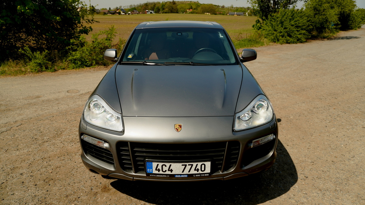 porsche-cayenne-i-8