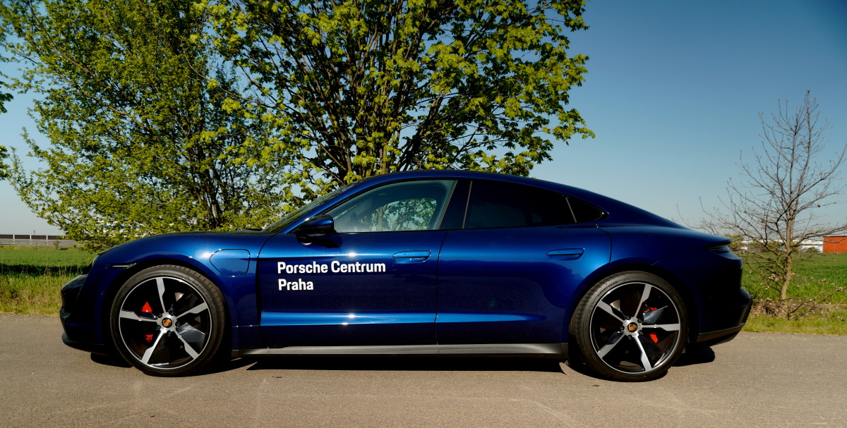 porsche-taycan-2
