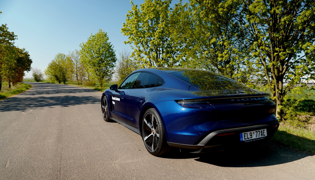 porsche-taycan-3