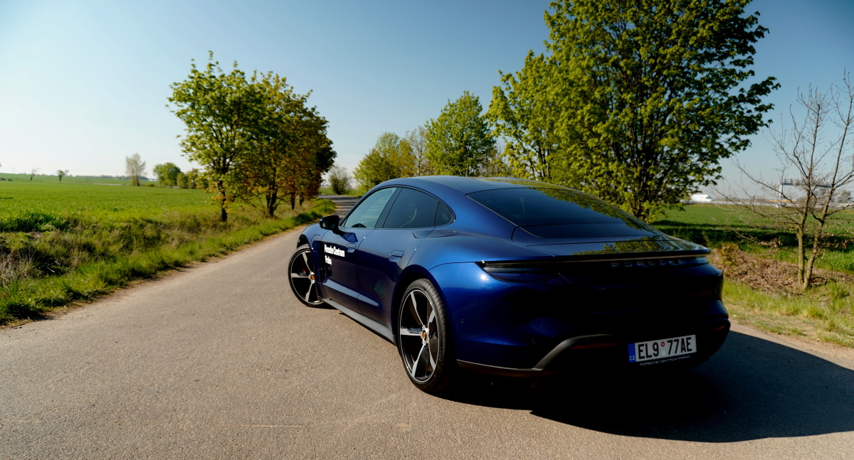 porsche-taycan-8