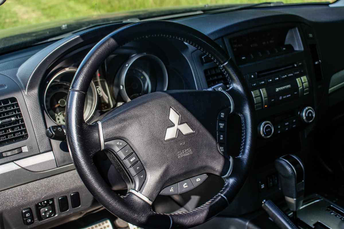 mitsubishi-pajero-4