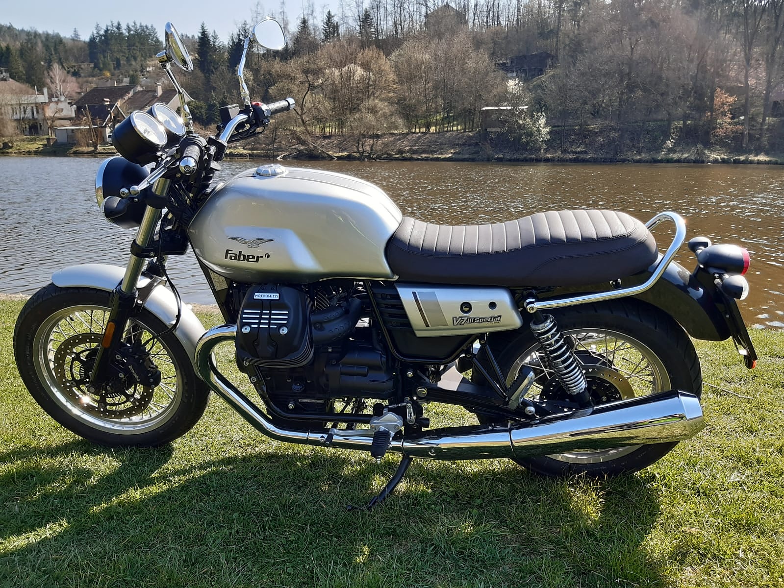 moto-guzzi-v7-iii-special-2