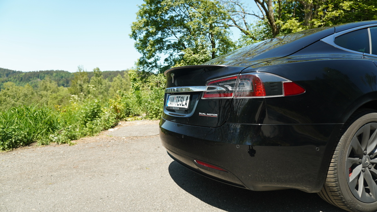 tesla-model-s-performance-10