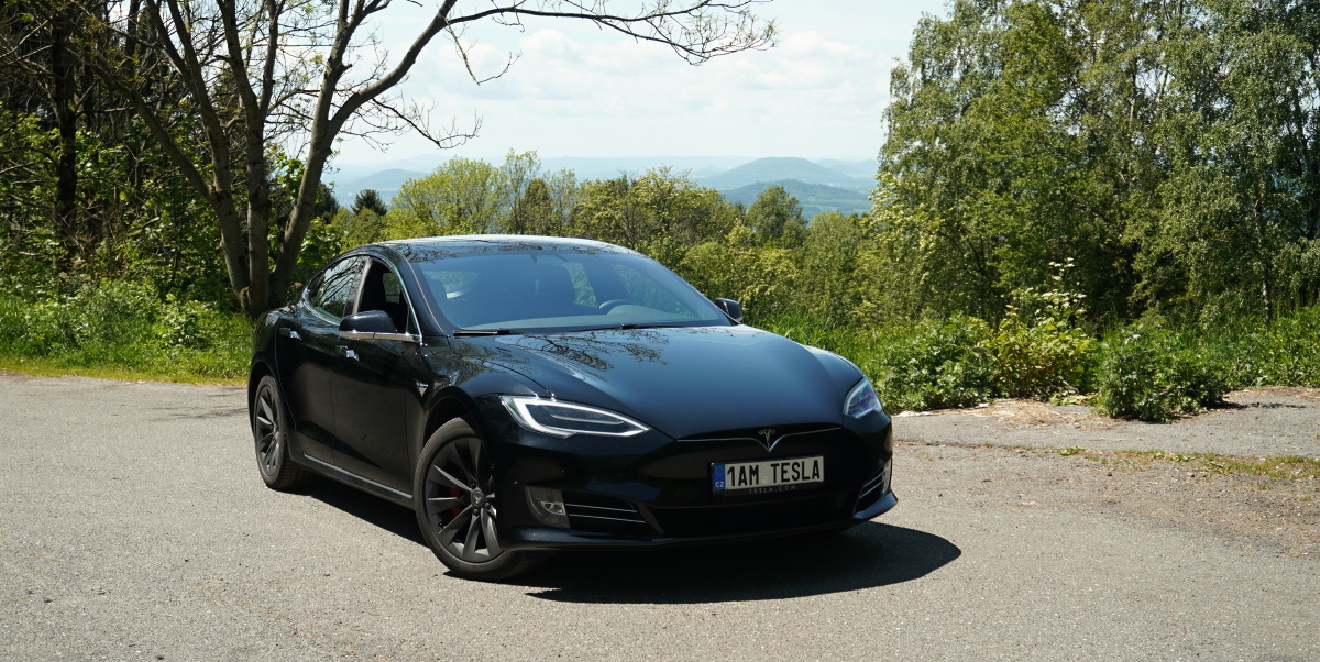 tesla-model-s-performance-2