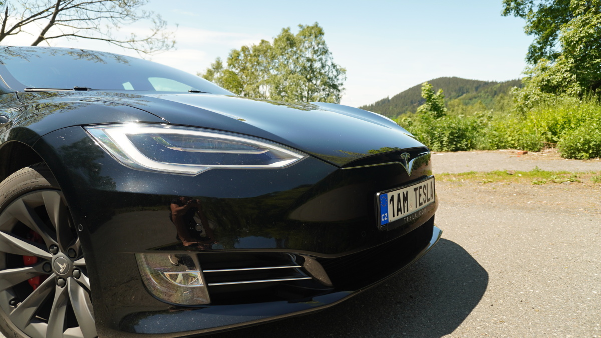 tesla-model-s-performance-4