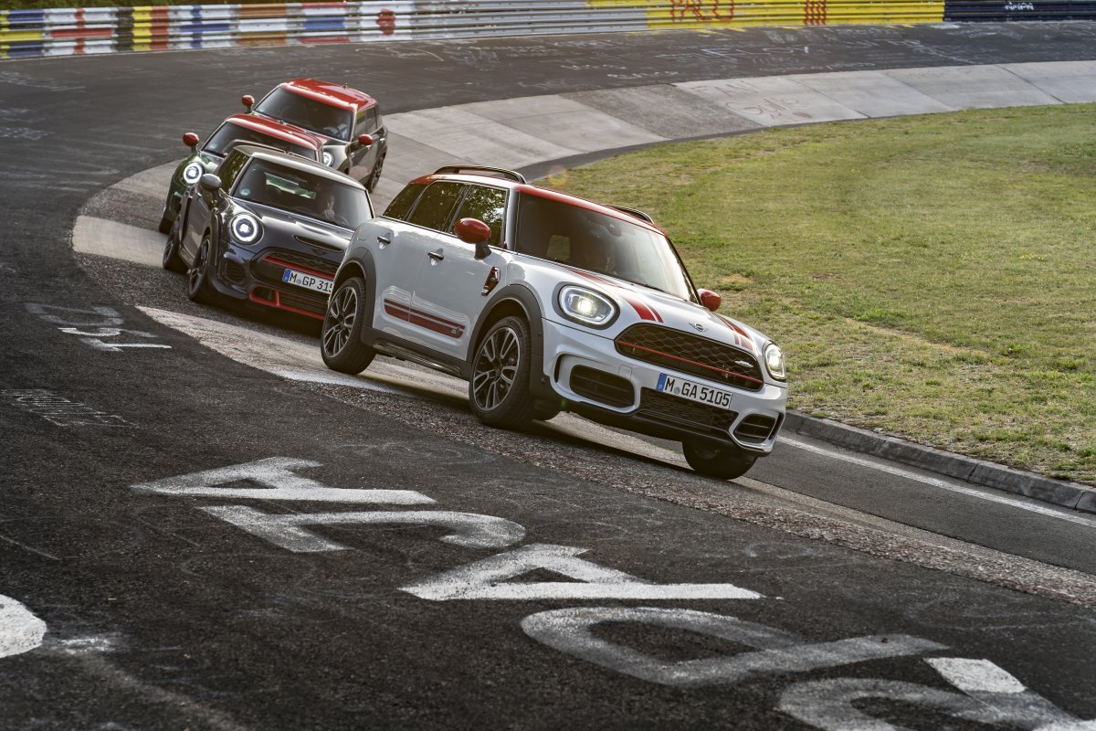 2020-mini-john-cooper-works-countryman-3-1