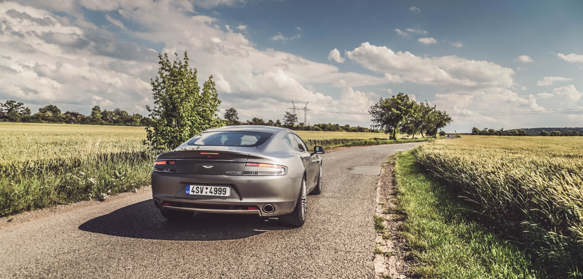 aston-martin-rapide-16