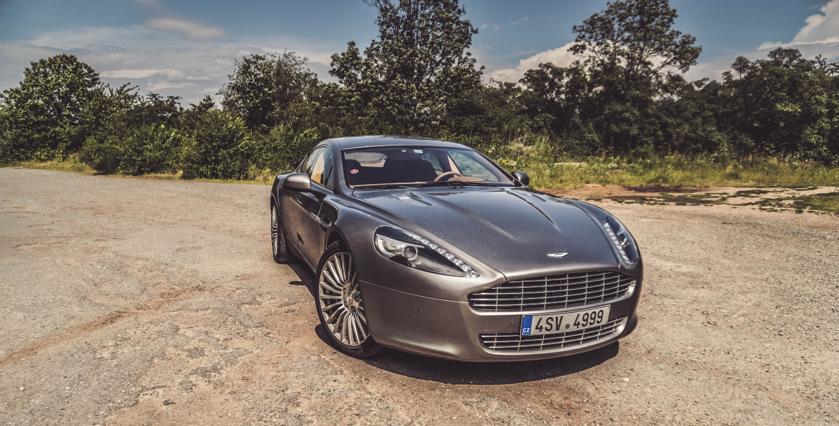 aston-martin-rapide-2