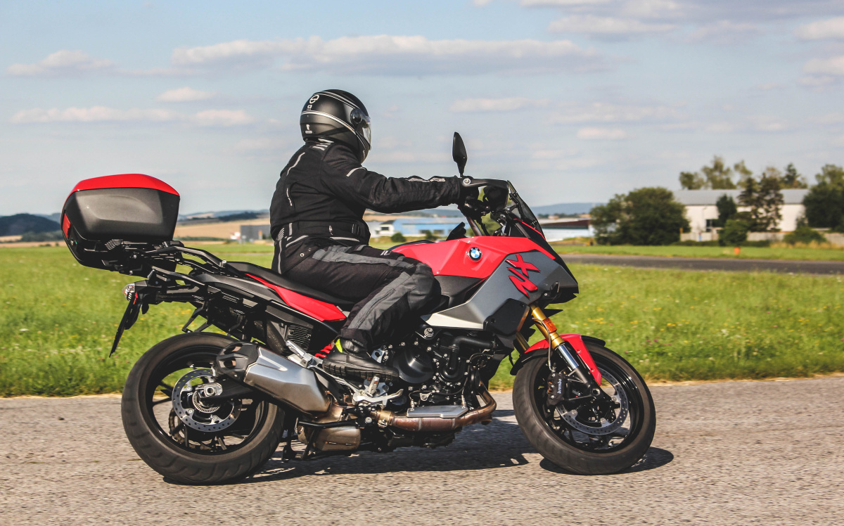 bmw-f-900-xr-19