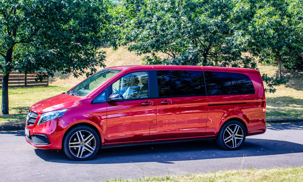 mercedes-benz-v-class-2020-10