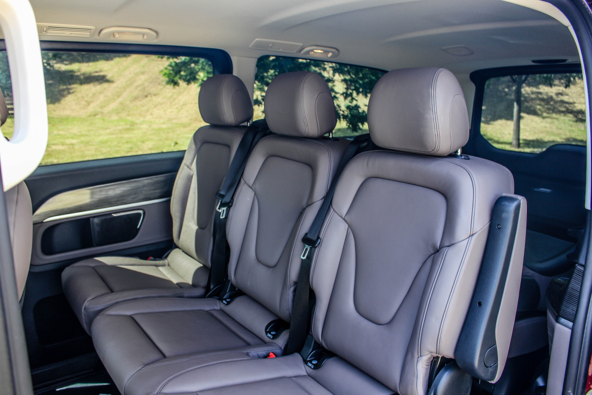 mercedes-benz-v-class-2020-19