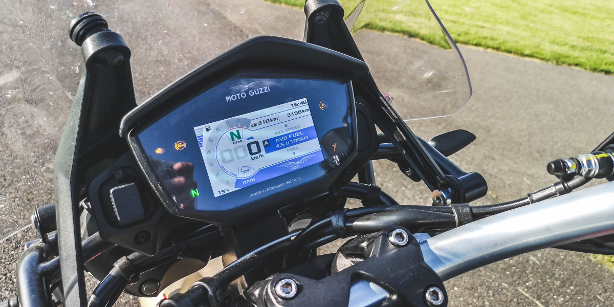 moto-guzzi-v85-tt-travel-13
