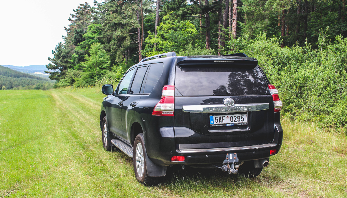 toyota-land-cruiser-1