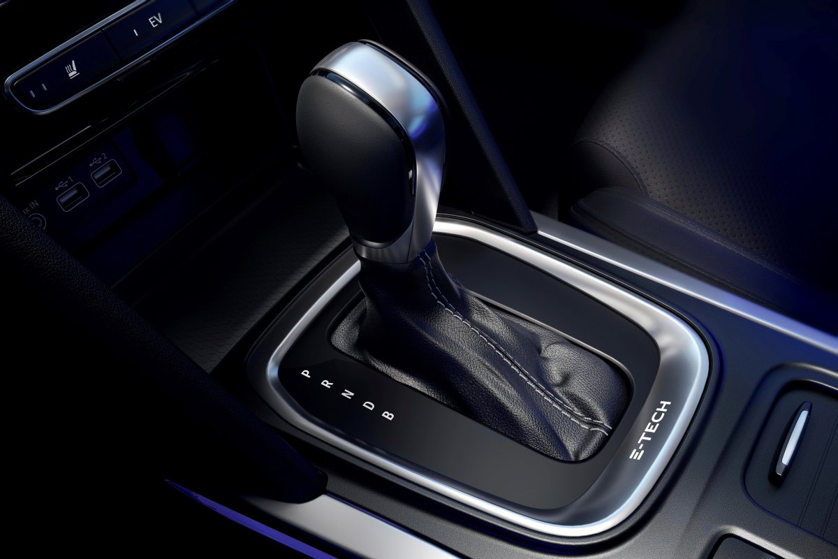 2020-facelift-renault_megane_e-tech_plug-in_hybrid-6