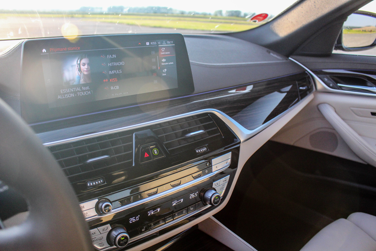 bmw-5-series-26