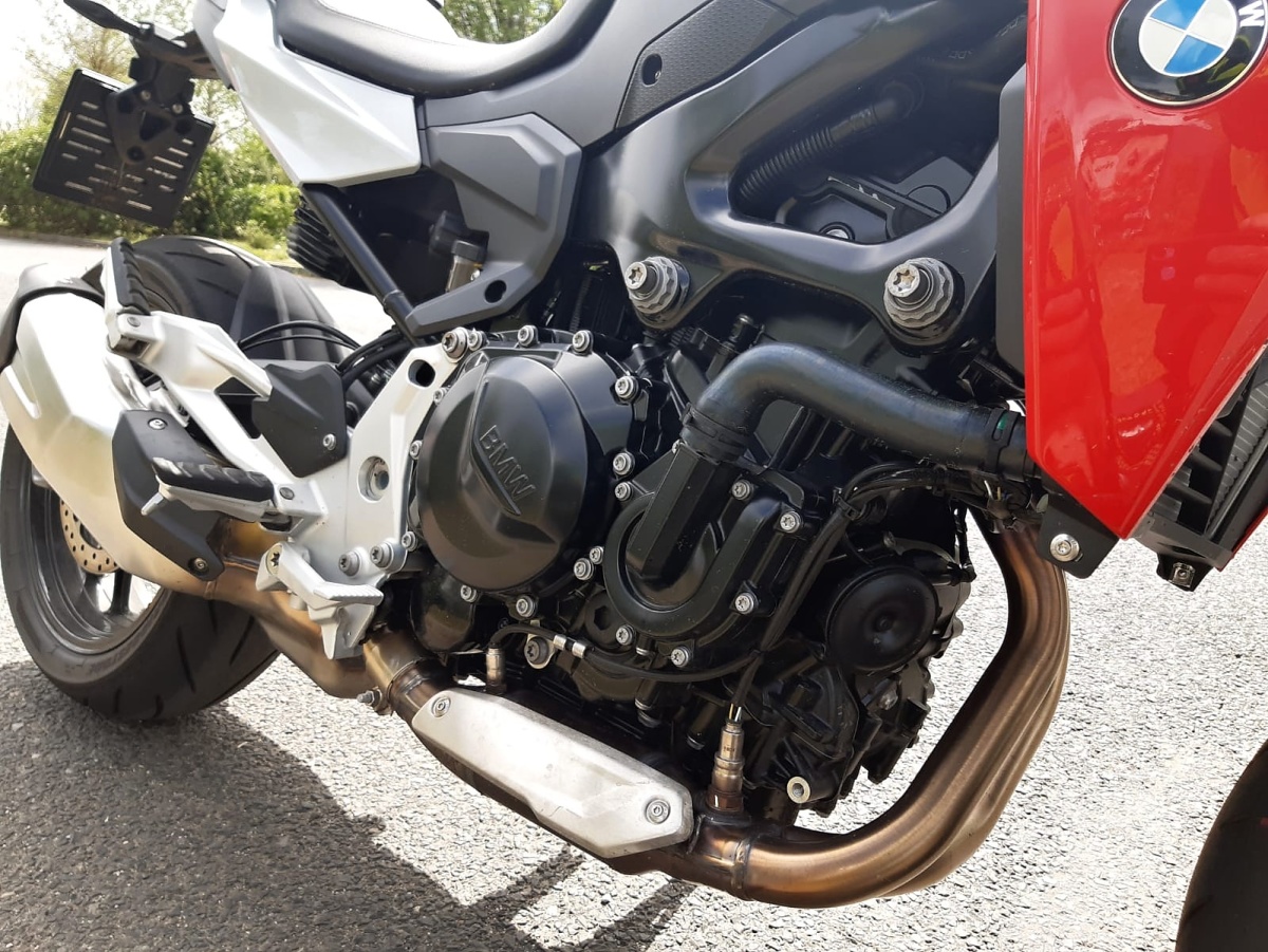 bmw-f900r-17