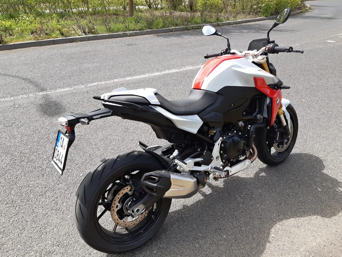bmw-f900r-9