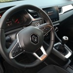 renault-captur-zen-31