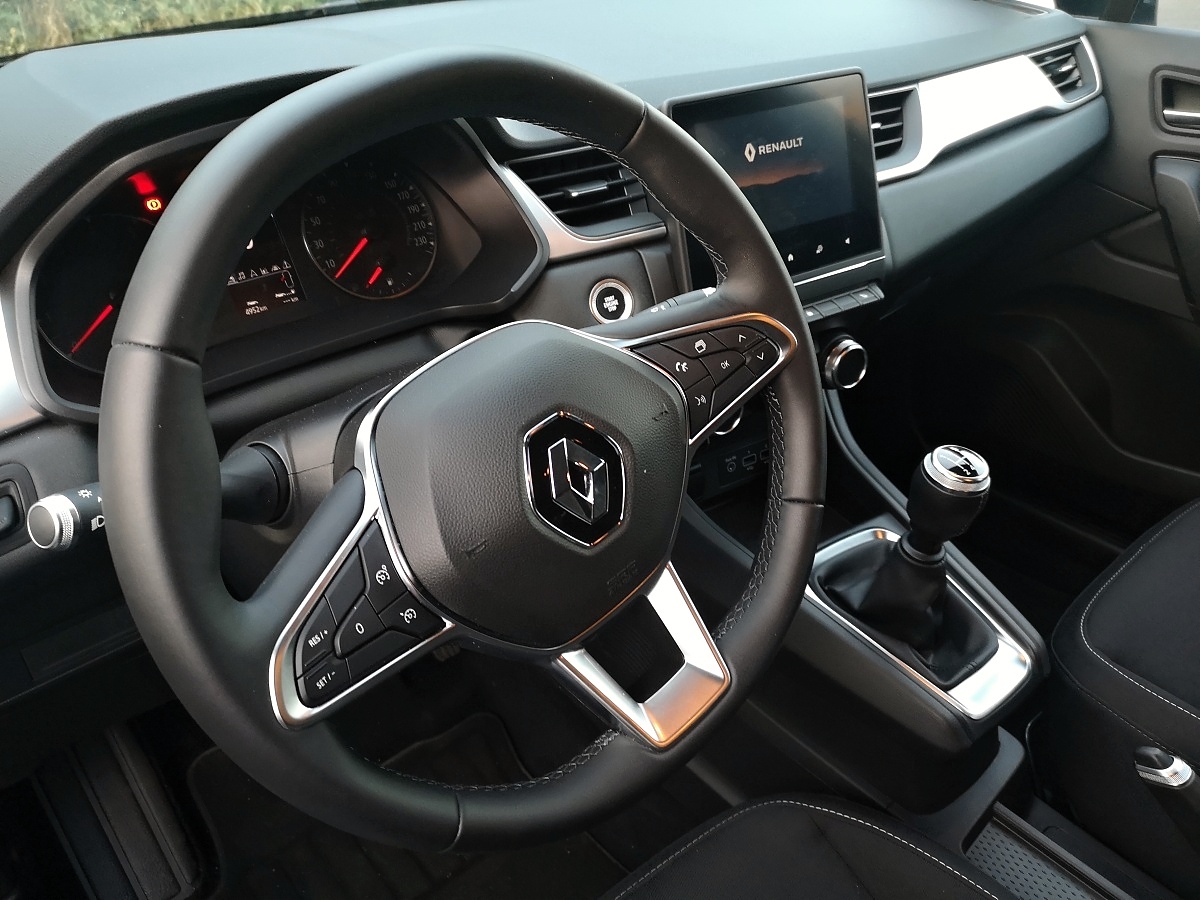 renault-captur-zen-31