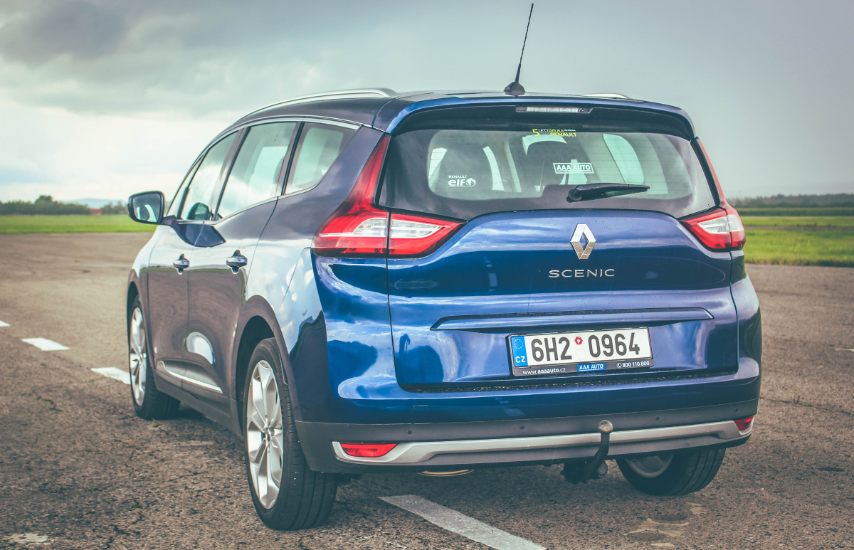 renault-grand-scenic-iv-10