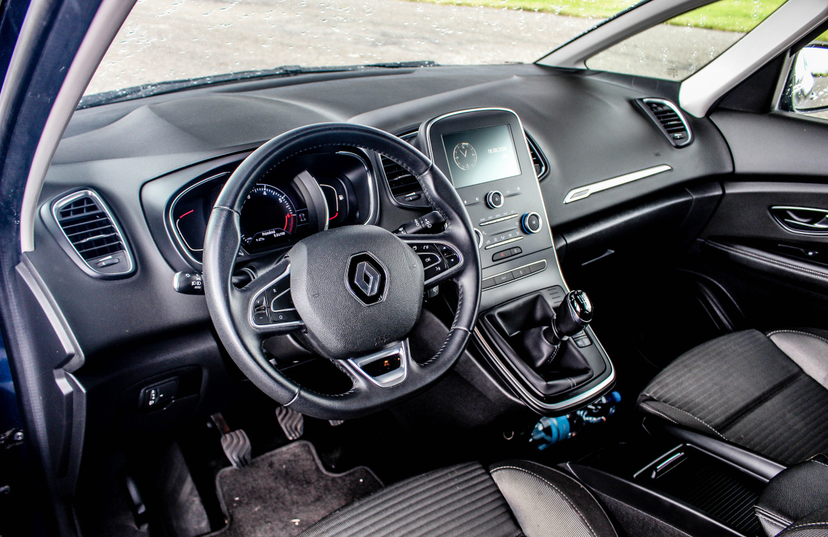 renault-grand-scenic-iv-14