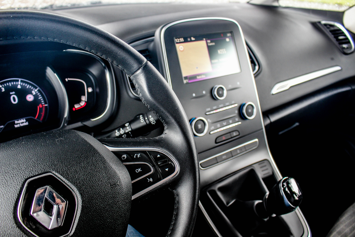renault-grand-scenic-iv-16