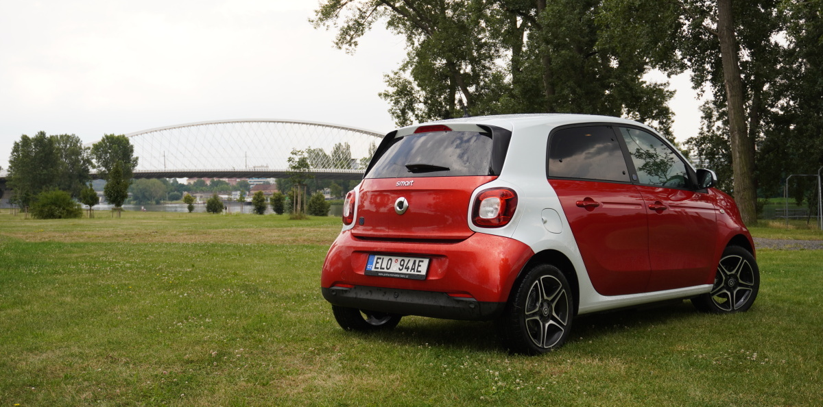 smart-eq-forfour-11