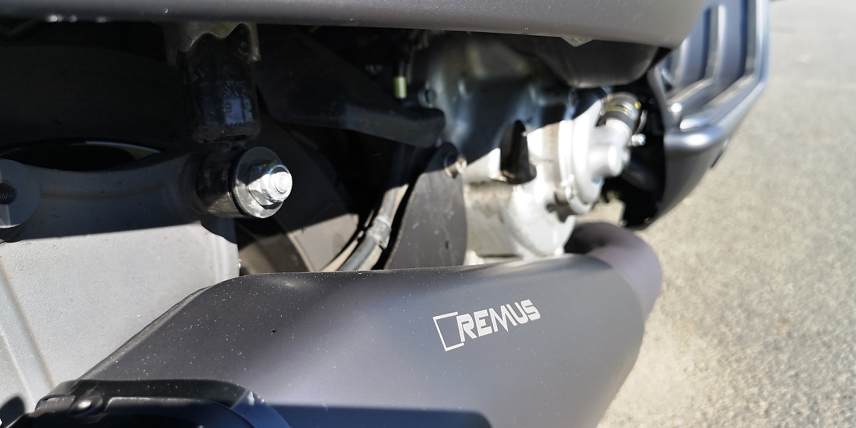 vespa-gts-300-hpe-supersport-11