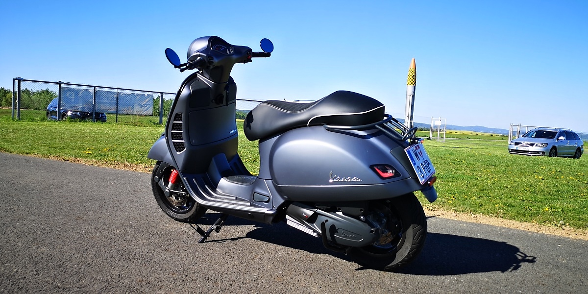 vespa-gts-300-hpe-supersport-27