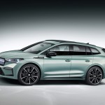 enyaq_green_34front_02-logo-2048×1366
