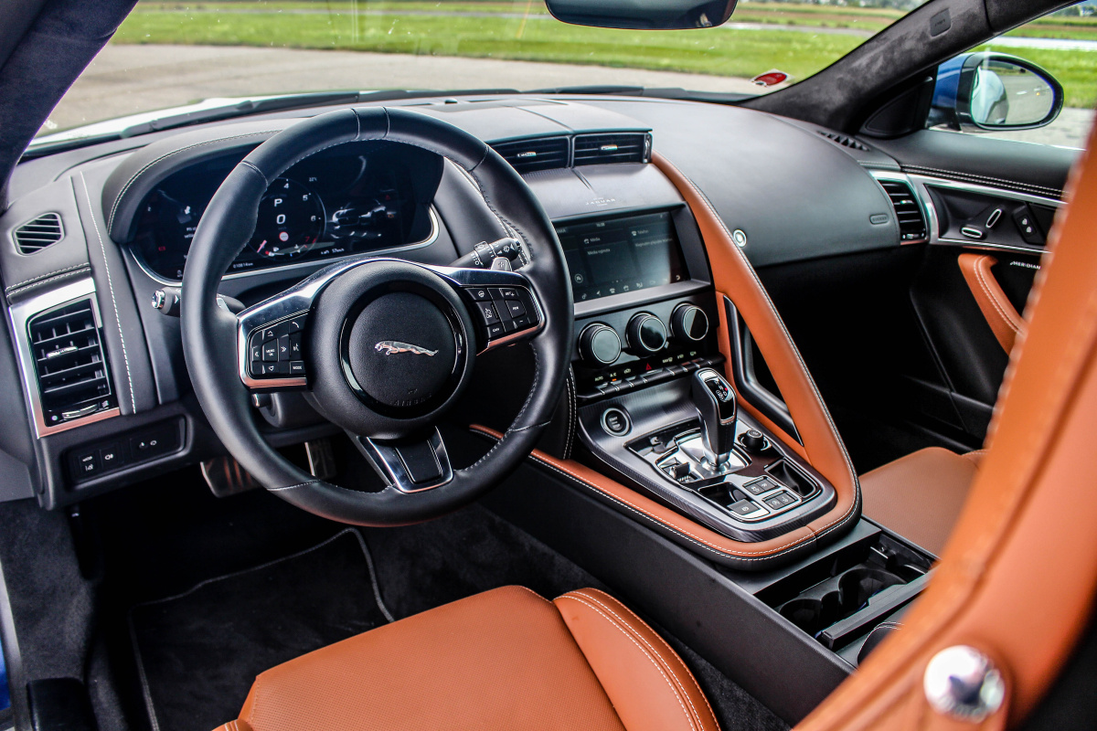 jaguar-f-type-2020-19