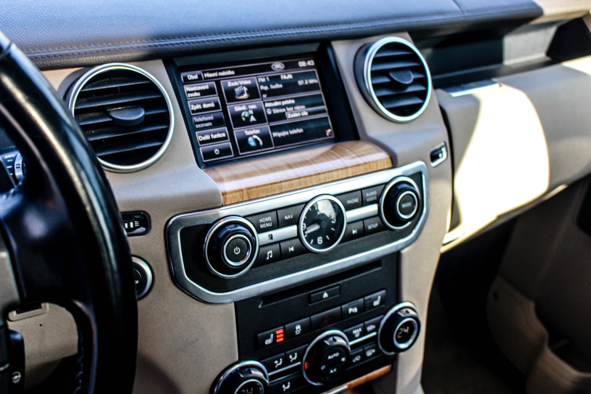 land-rover-discovery-4-9