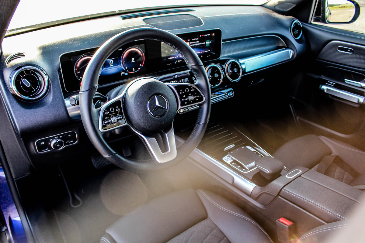 mercedes-benz-glb-11