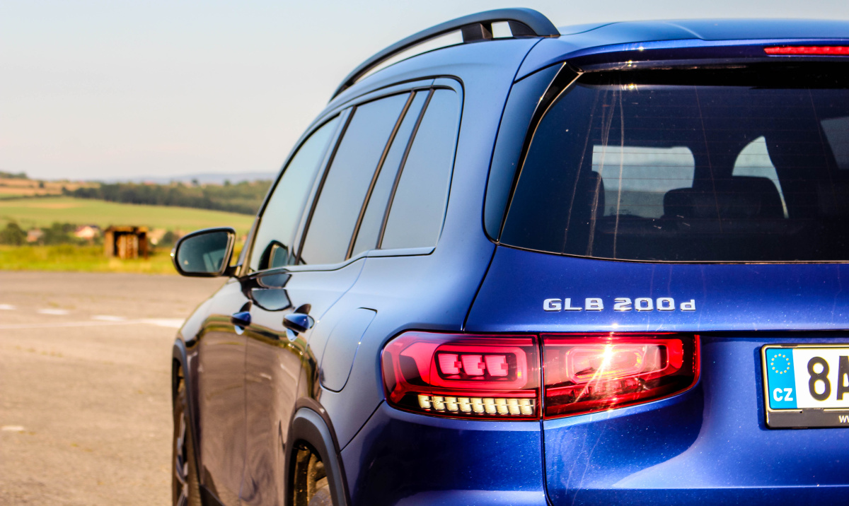 mercedes-benz-glb-26