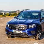 mercedes-benz-glb-4