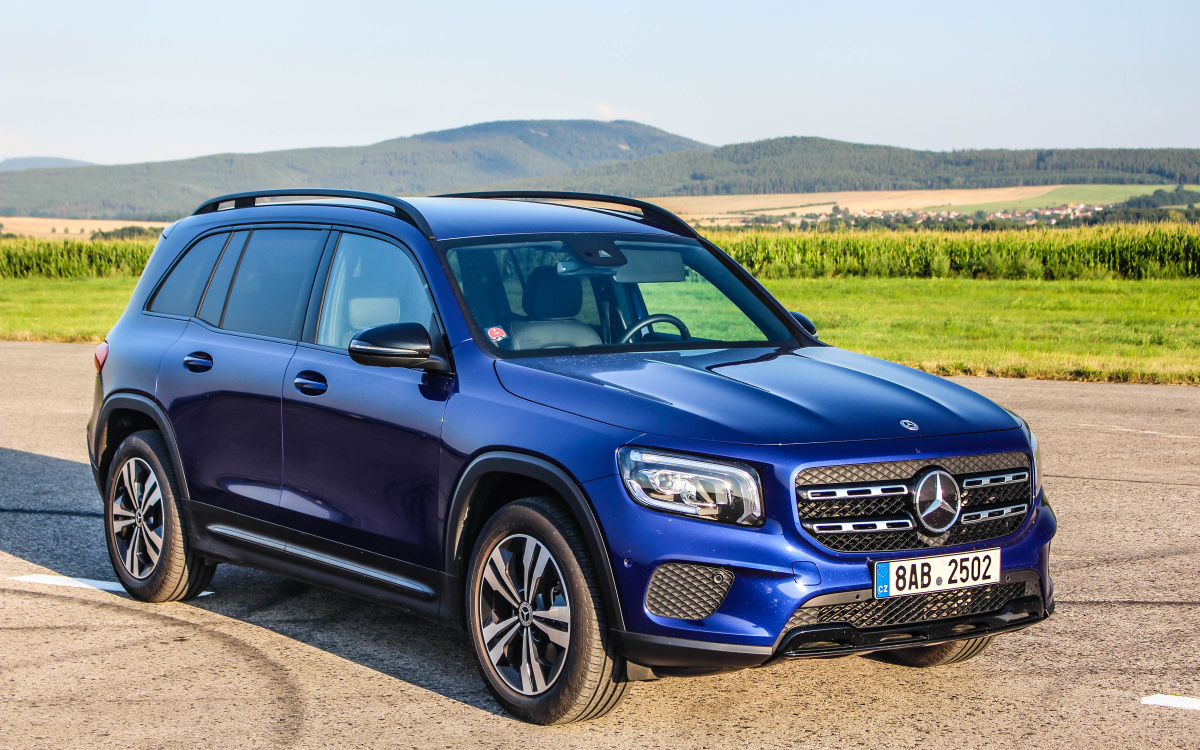 mercedes-benz-glb-6