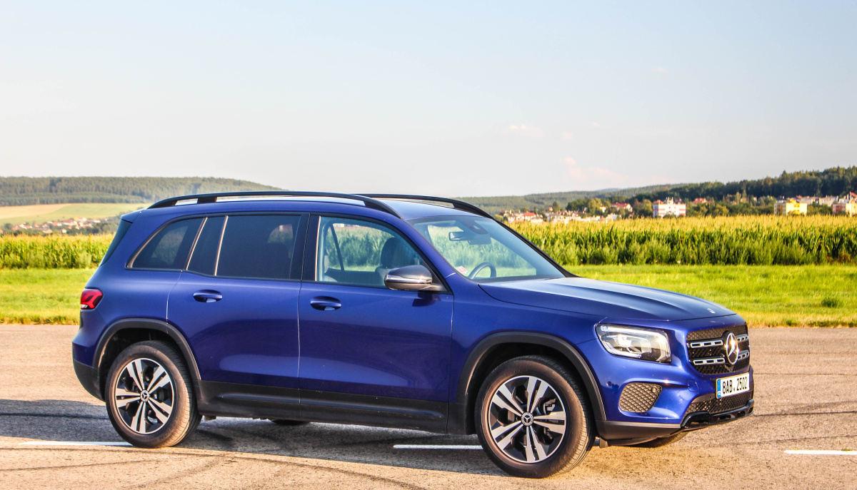 mercedes-benz-glb-7
