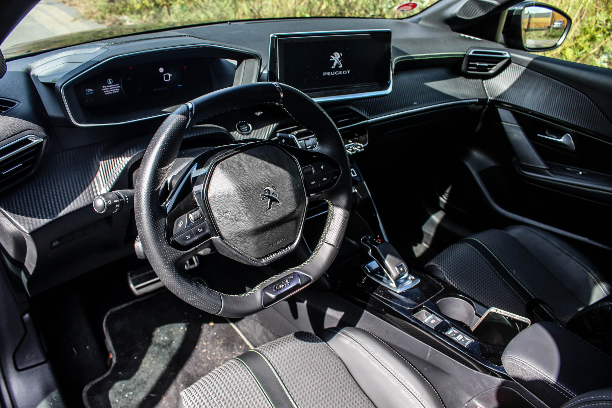 peugeot-208-2020-15