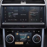 2021-jaguar_xe_facelift-16