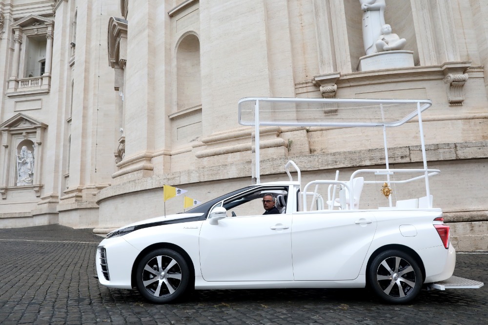 a-hydrogen-popemobile-for-his-holiness-pope-francis